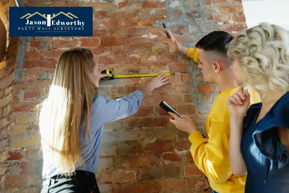 What are the responsibilities of a party wall surveyor Leatherhead?